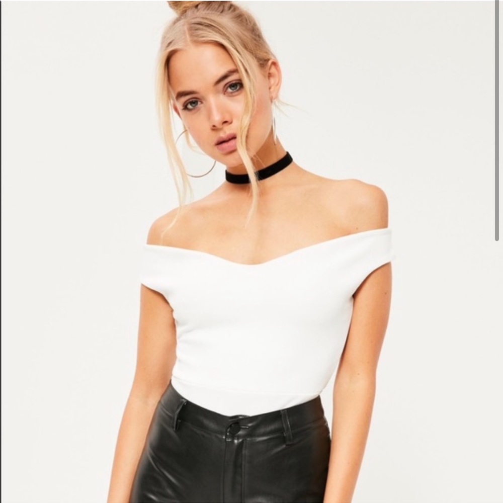 White off shoulder Bardot Crepe Bodysuit nwt size 0 Missguided